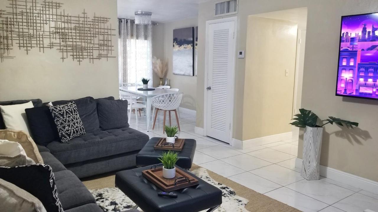 Glam 2 Bedroom Apartment Close To Nsu In Cooper City Kültér fotó