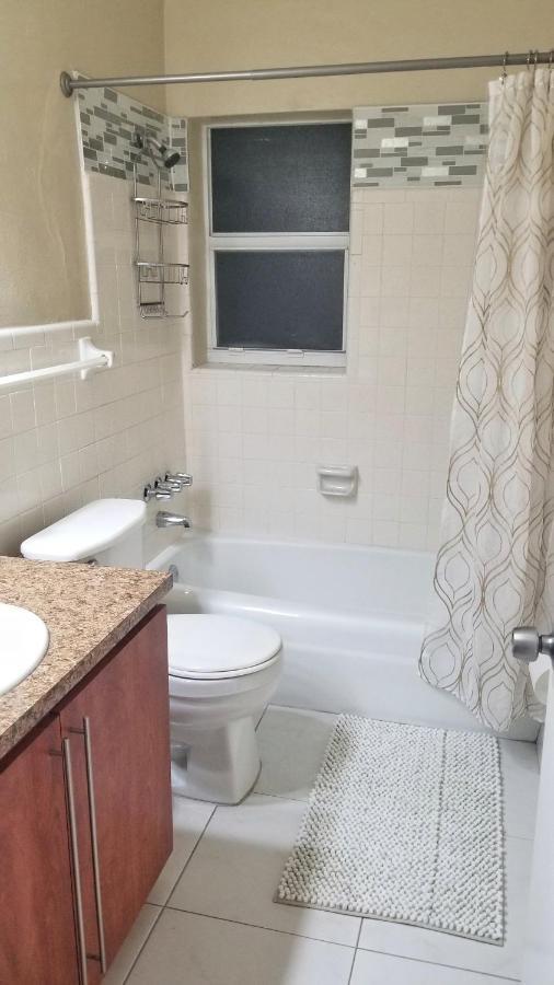 Glam 2 Bedroom Apartment Close To Nsu In Cooper City Kültér fotó